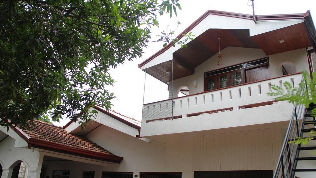 Desitha Family House Hotel Mirissa Exterior photo