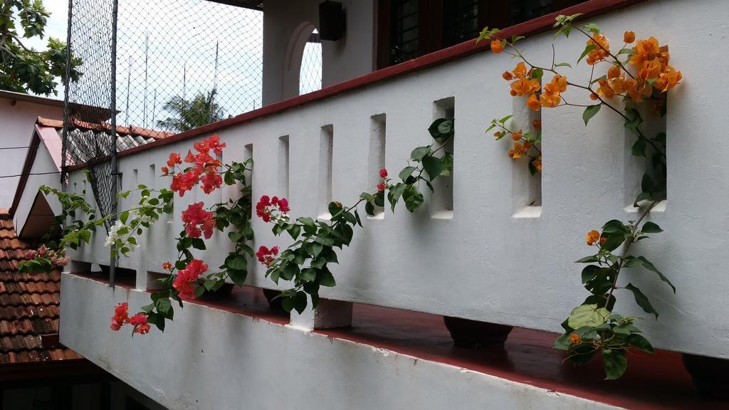 Desitha Family House Hotel Mirissa Exterior photo